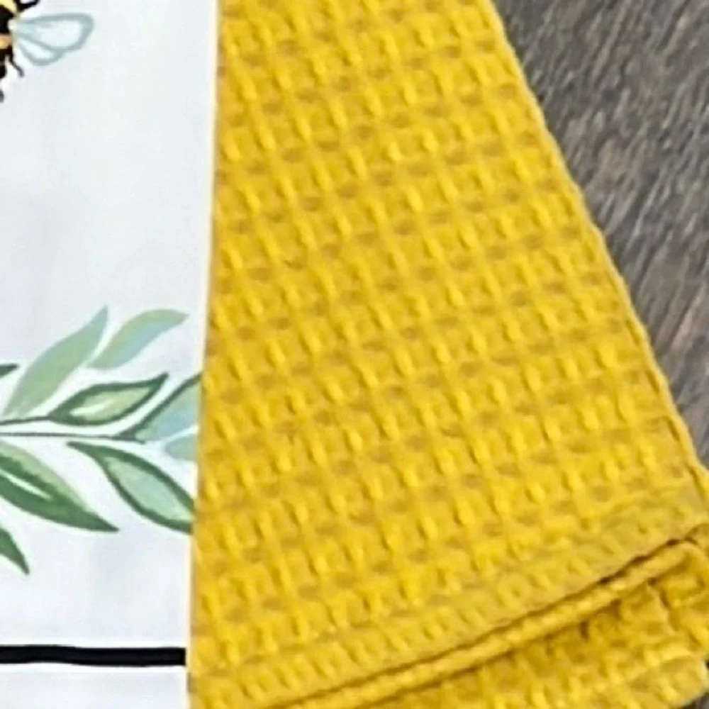 Martha Stewart  - ‘Summer Bees’ Dish towels (3). NWT. Firm! Last One
